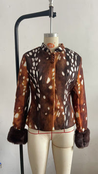 Kunstfell-Stehkragenjacke mit Rehmuster – Bildfarbe