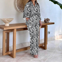 Schwarz mit Print